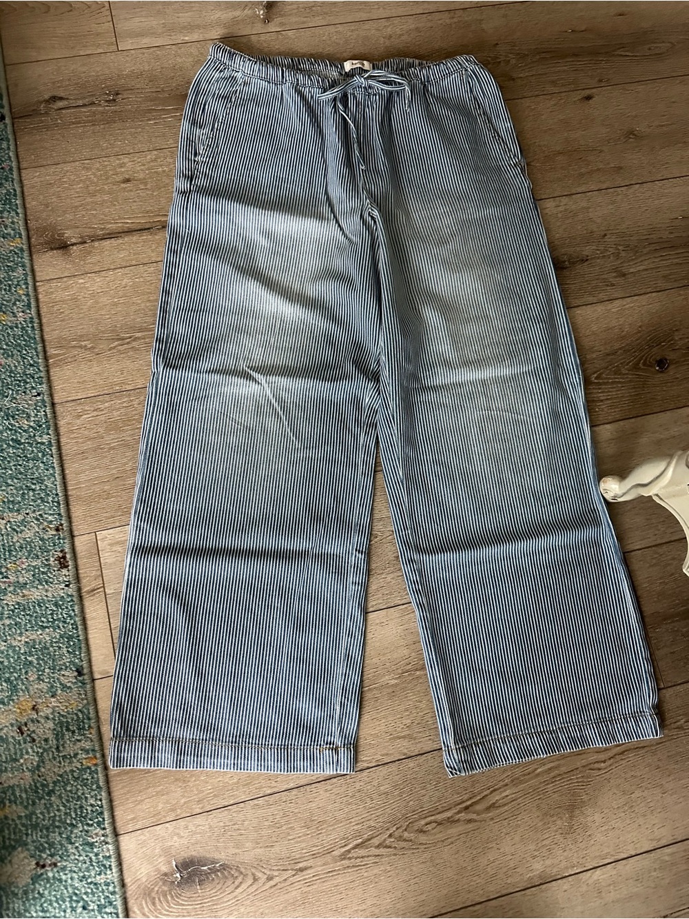 Kensie Blue & White Pinstripe Pants